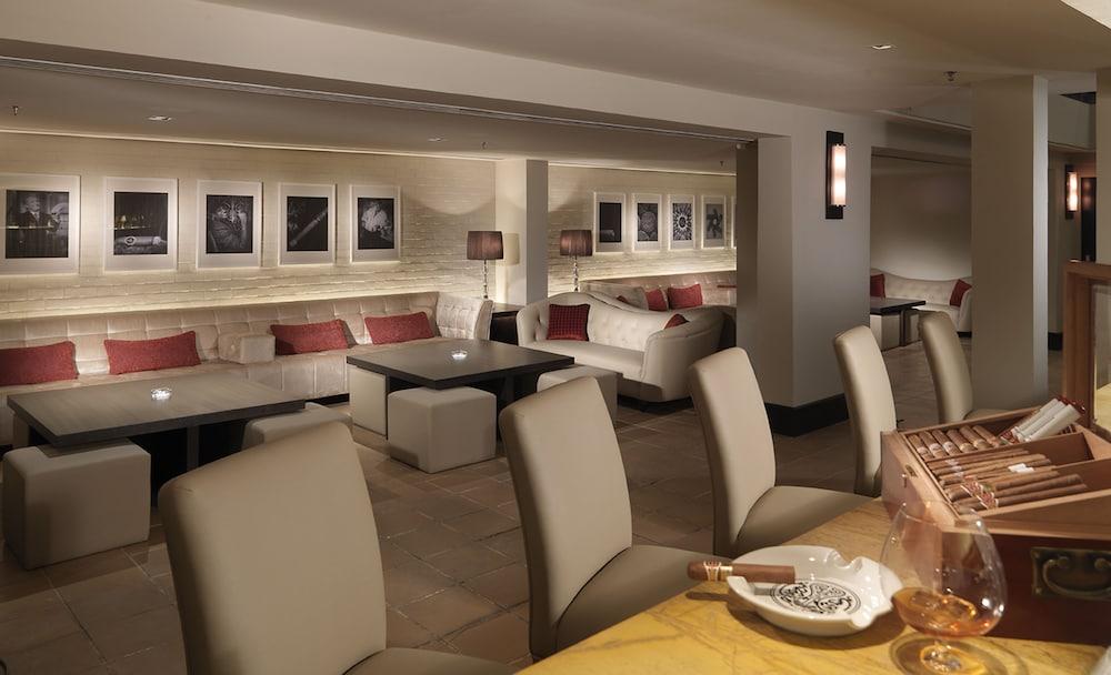 Micasa All Suites Hotel Κουάλα Λουμπούρ Εξωτερικό φωτογραφία The interior of the lounge